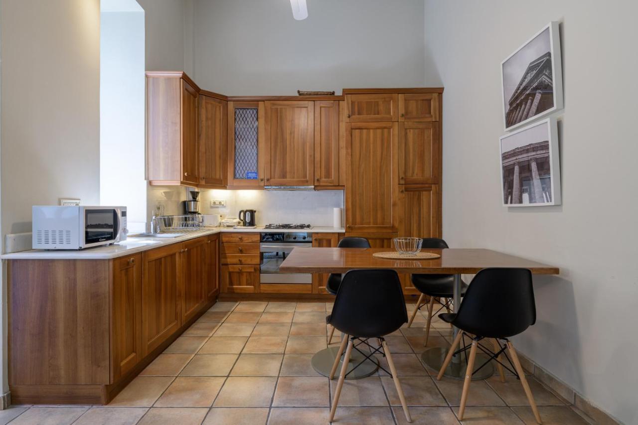 A Beautiful 2 Bdr House In The Heart Of Plaka Villa Атина Екстериор снимка