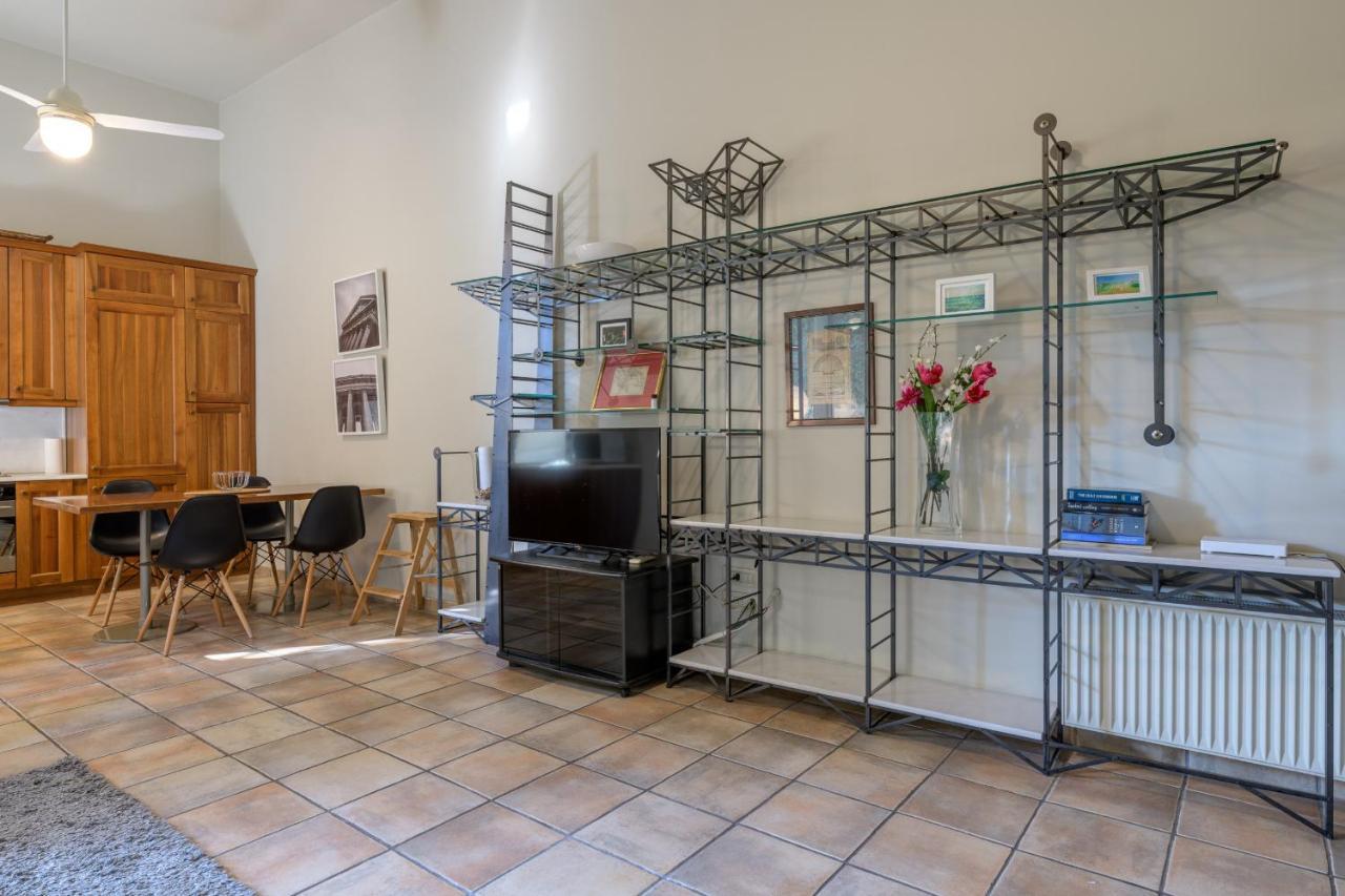 A Beautiful 2 Bdr House In The Heart Of Plaka Villa Атина Екстериор снимка
